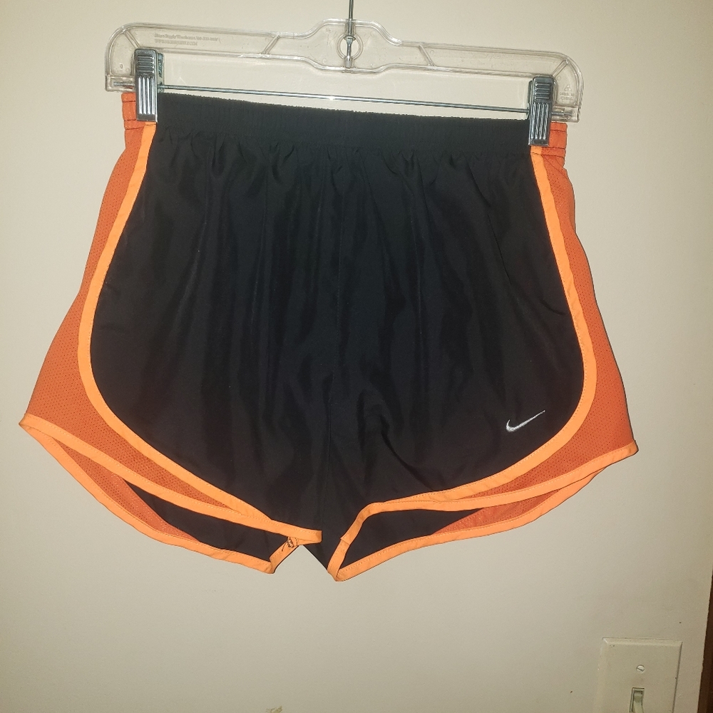 Nike Dri-Fit Women's Running Shorts Size Small - Picture 1 of 3